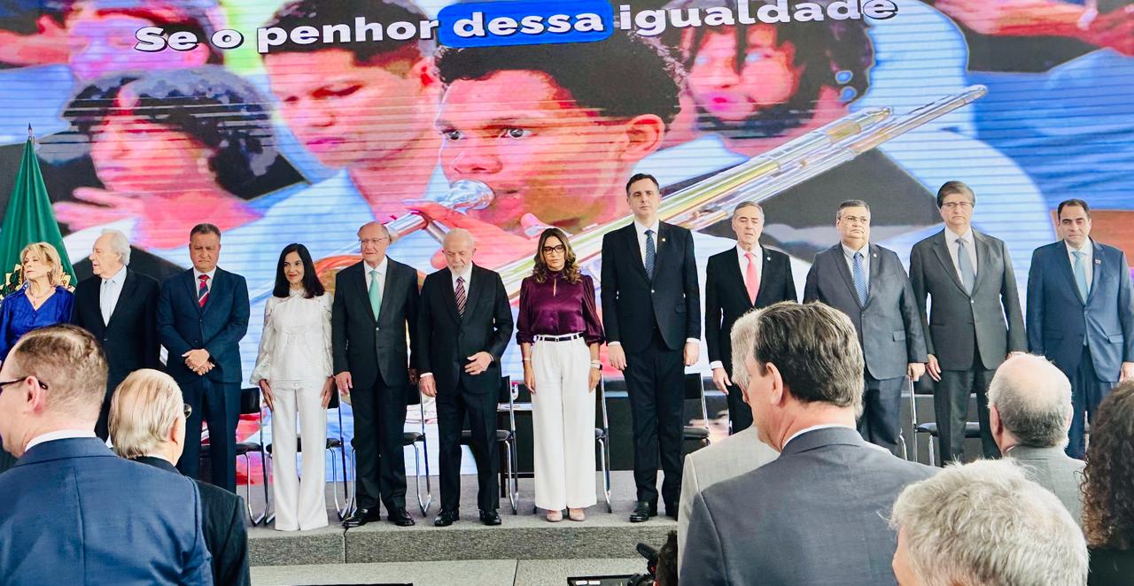 Presidentes da República, do Senado e do Supremo empossam novo ministro da Justiça em Brasília