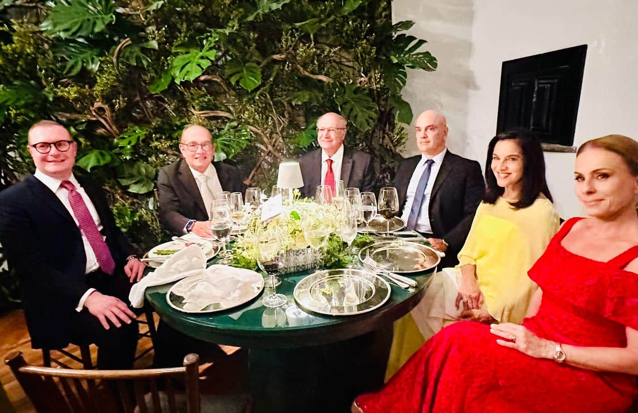 Cristiano Zanin, Gilmar Mendes, Geraldo Alckmin, Alexandre de Moraes, Lu Alckmin e Viviane Barci de Moraes