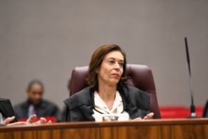 Regina Helena Costa 2024