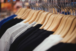 Camisetas, roupas, loja