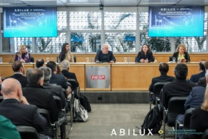 Mesa de abertura do lançamento do Manual de Defesa dos Municípios na Iluminação Pública