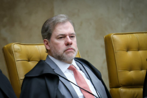 Ministro Dias Toffoli durante sessão plenária do STF.