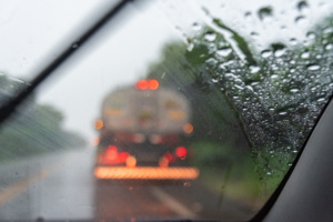 chuva em carro