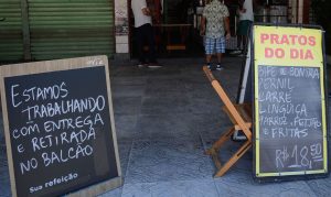 O aviário, o bar e o município que esqueceu de legislar