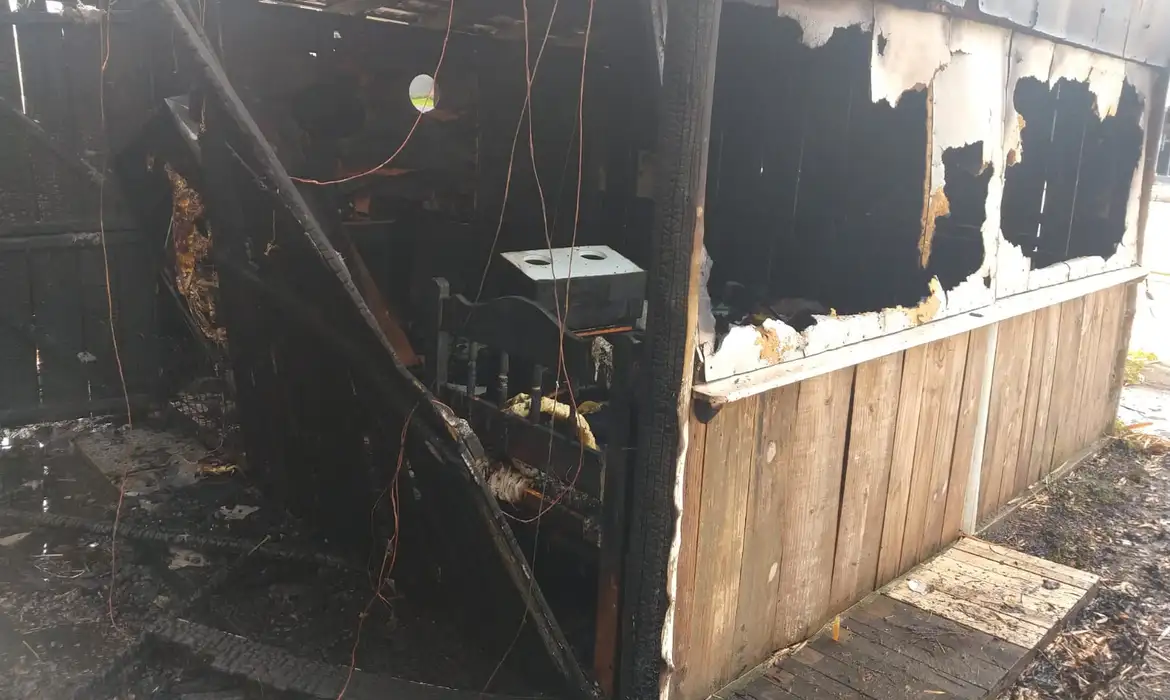 Laudo sobre incêndio de casa de autor de atentado ao STF será preparado pelo Corpo de Bombeiros e deve ficar pronto em 30 dias.