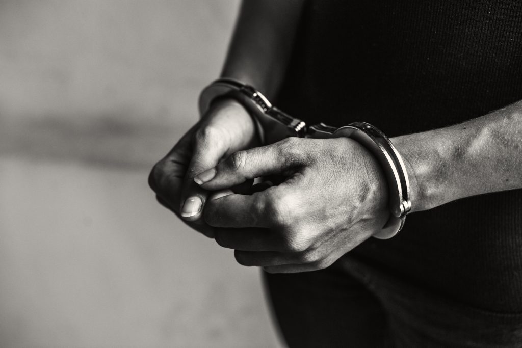 Prisão preventiva não é compatível com regime inicial de pena no semiaberto