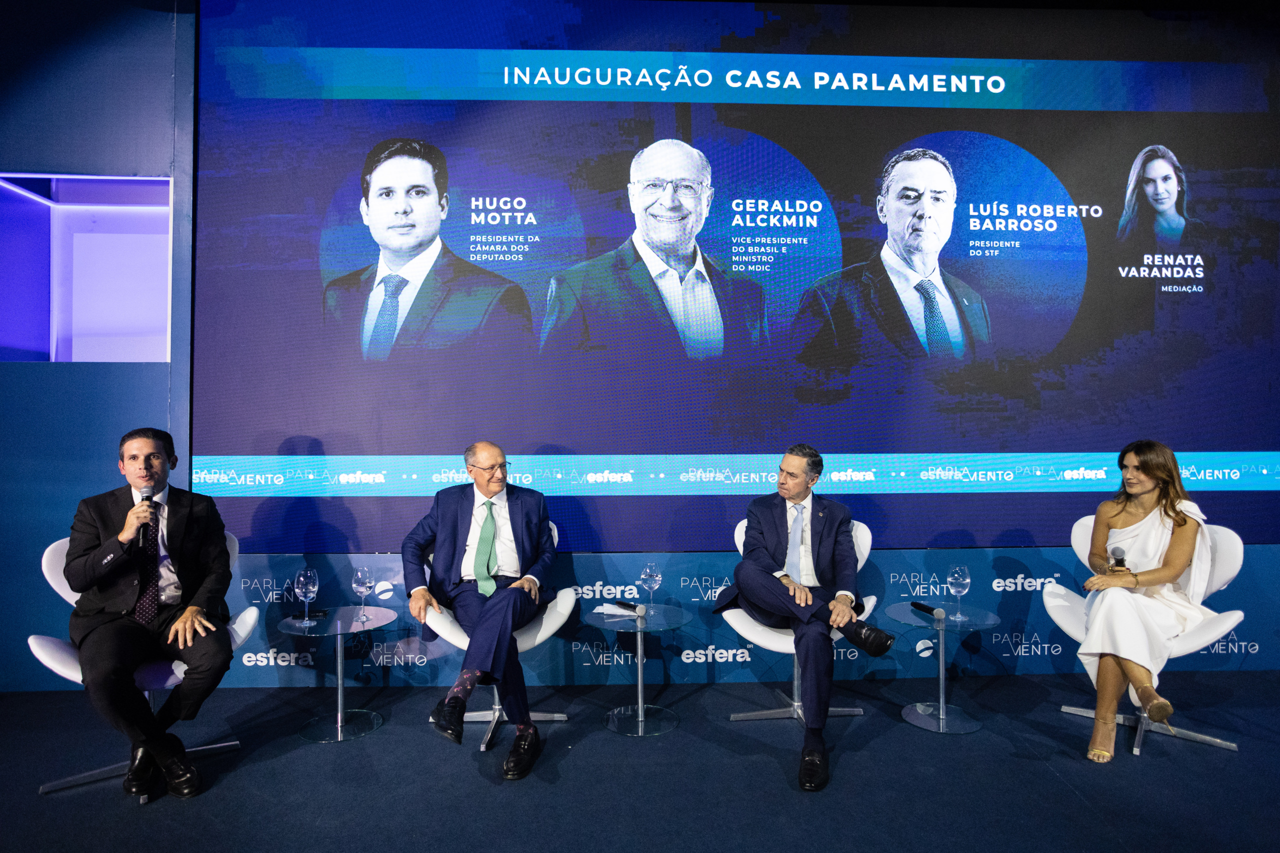 Esfera Brasil, Casa Parlamento