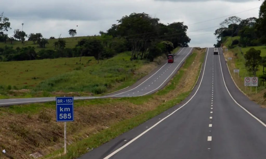 Estrada rodovia carro