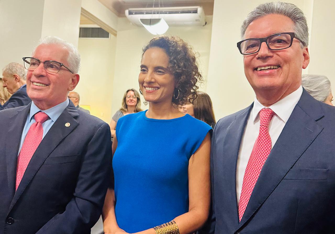 O procurador-geral de Justiça Paulo Sérgio de Oliveira e Costa, a procuradora-geral do Estado Inês Coimbra (PGE) e o secretário de Justiça Fábio Prieto