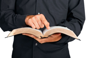 pastor evangélico bíblia