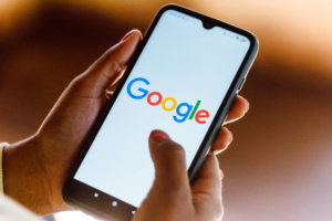 aplicativo do google na tela do celular