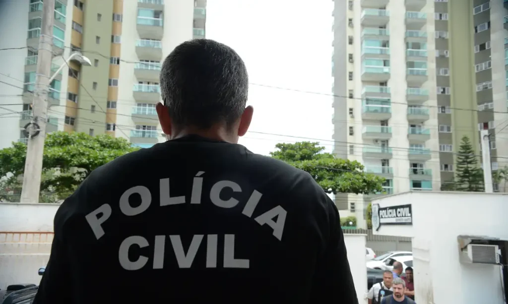 DP-RJ cobra explicações sobre a conduta de policiais civis que estariam se passando por defensores para prender suspeitos
