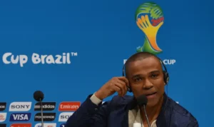 Alexandre Pires terá que cumprir contrato firmado na pandemia