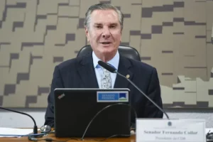 Fernando Collor de Mello em comissão do Senado
