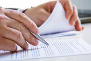 documentos, assinando