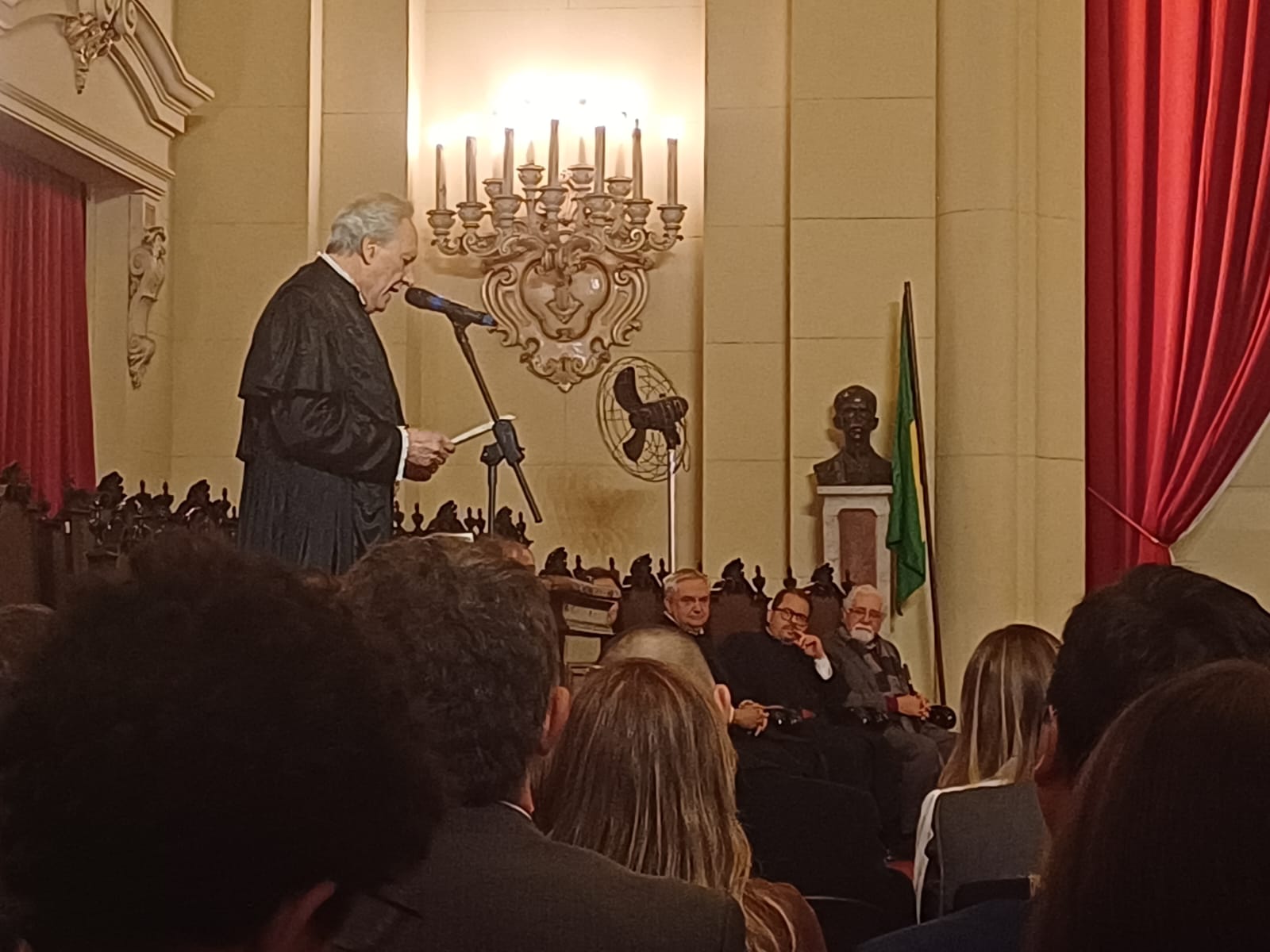 Ministro Ricardo Lewandowski foi homenageado com o título de professor emérito da Faculdade de Direito da USP