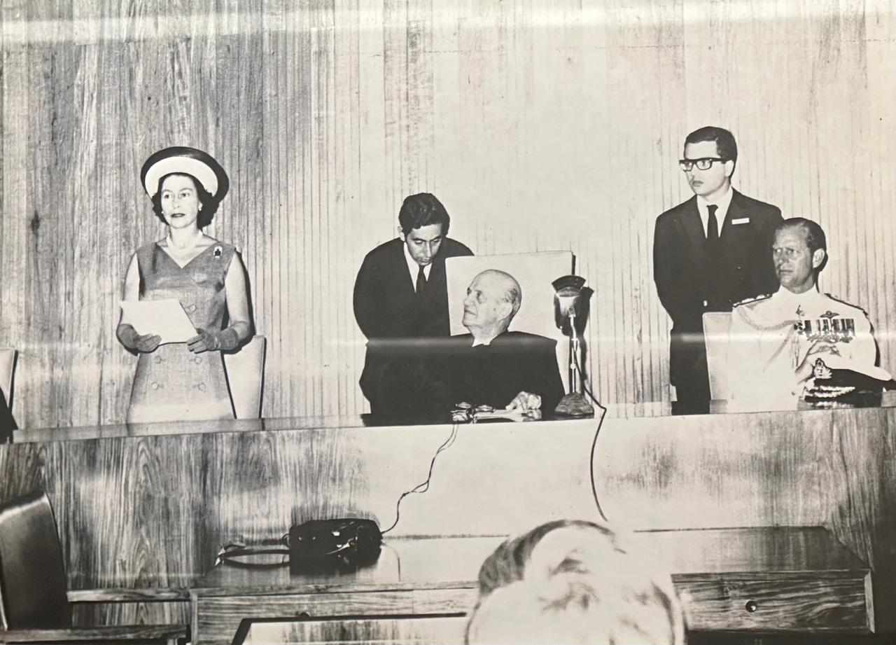 Visita da Rainha Elizabeth e do Príncipe Phillip à Suprema Corte