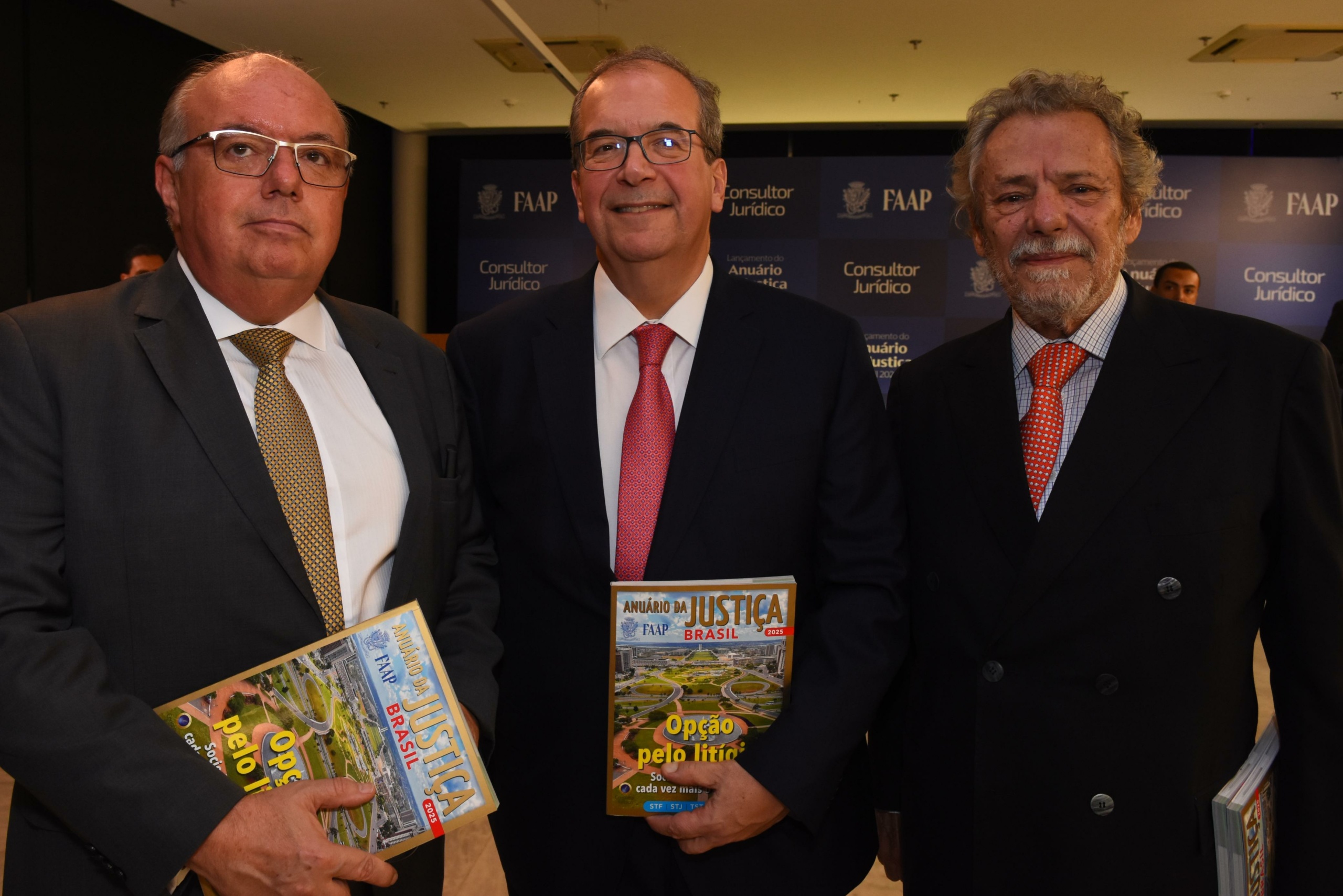 Décio Freire, Ricardo Villas Boas Cueva e Técio Lins e Silva