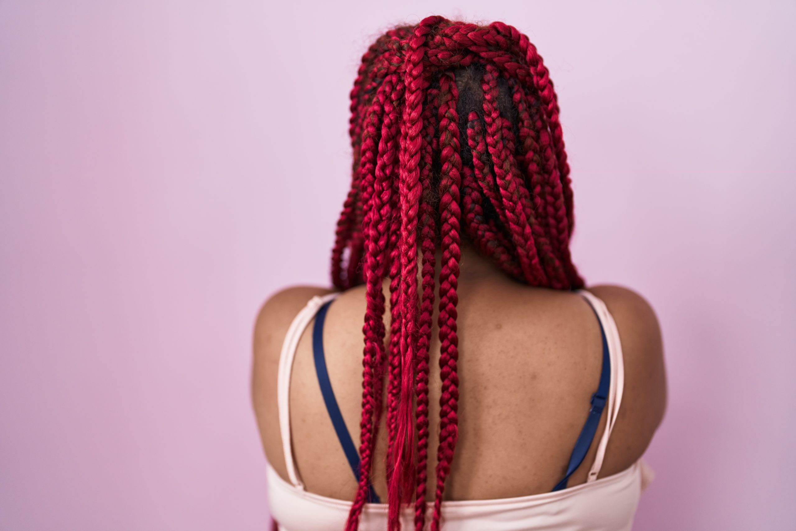 Juíza ordena que Casa de Custódia de Curitiba autorize entrada de mulher negra barrada anteriormente por usar tranças no dia de visitas
