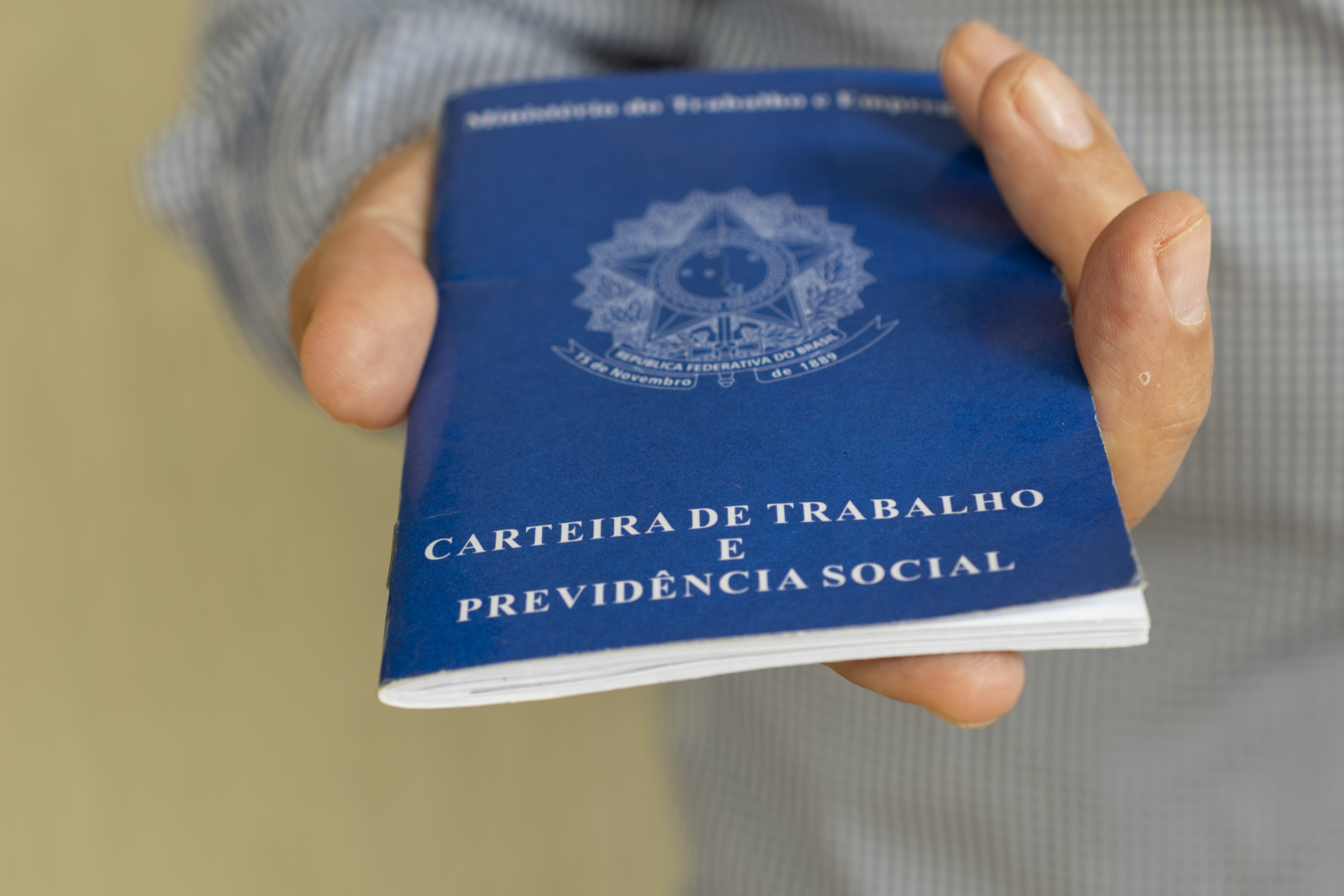 Desembargadores entenderam que penhora deveria ser concedida, já que verba trabalhista tem caráter alimentar