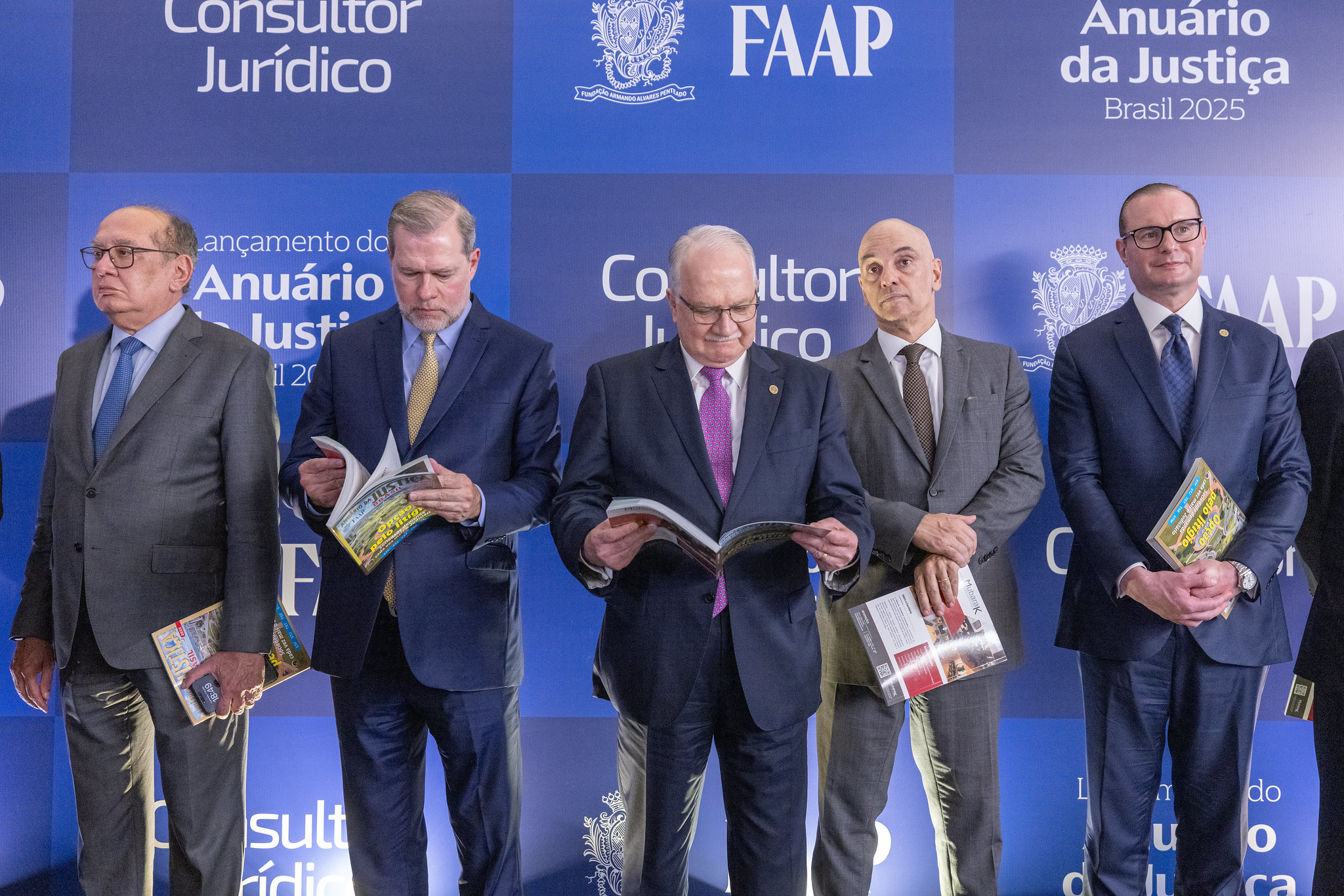 Gilmar Mendes, Dias Toffoli, Edson Fachin, Alexandre de Moraes e Cristiano Zanin