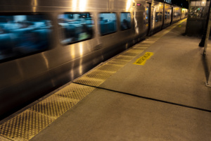 metrô em movimento