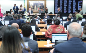 CCJ da Câmara aprova arbitragem por condomínio para conflitos entre vizinhos