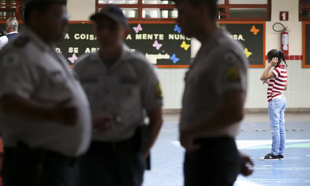 escola cívico-militar