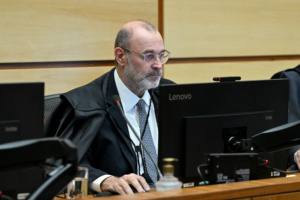 Ministro Sebastião Reis Júnior aplicou o princípio de bagatela para trancar ação penal contra idosa que furtou R$ 92 em alimentos