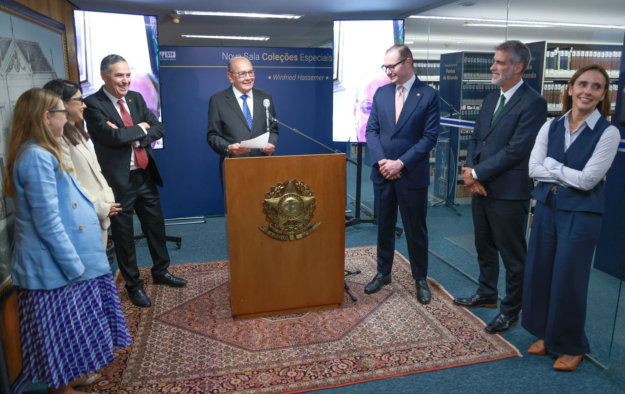 Ministros participam de inauguração de sala em biblioteca do STF