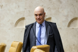 Ministro Alexandre de Moraes deu cinco dias para defesa de Heleno apresentar exames que comprovem Alzheimer
