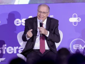 Autoridades defendem fortalecimento da indústria de saúde no país