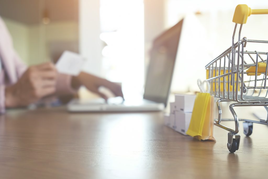 carrinho miniatura de marketplace