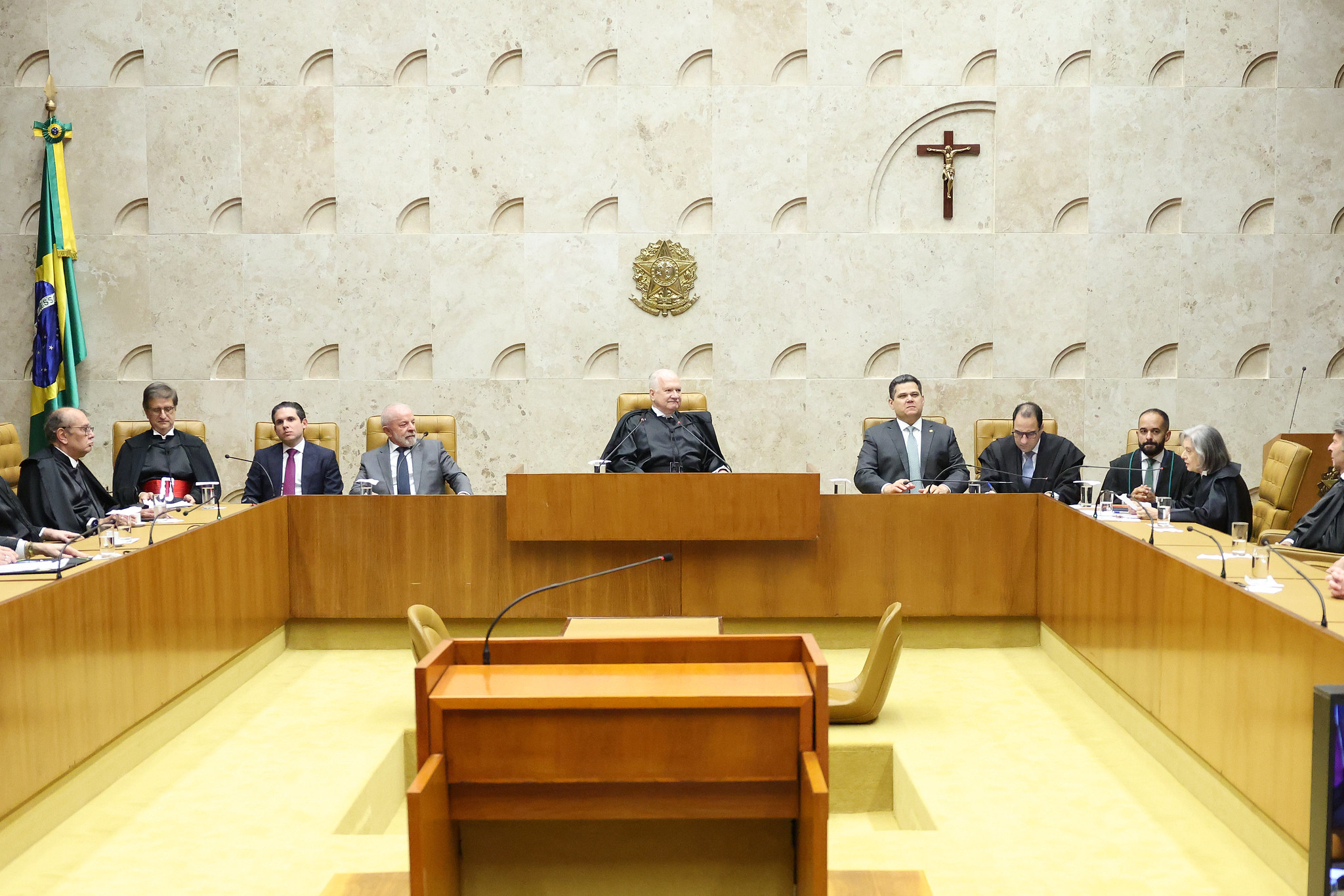 Edson Fachin na cadeira da Presidência do Supremo