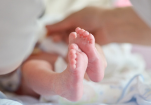 bebê recém-nascido criança maternidade