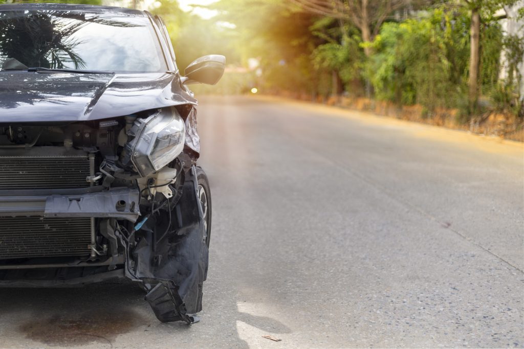 Perícia comprovou que acidente foi causado por um buraco na pista carro rodovia