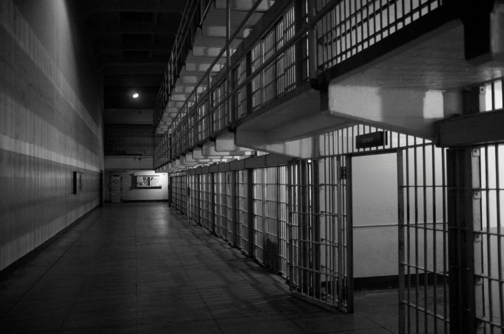 TJ-RS entendeu que prerrogativa que garante a advogado sala de estado maior antes de trânsito em julgado vale para execução provisória