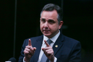 O presidente do Senado, Rodrigo Pacheco, é o autor da proposta.