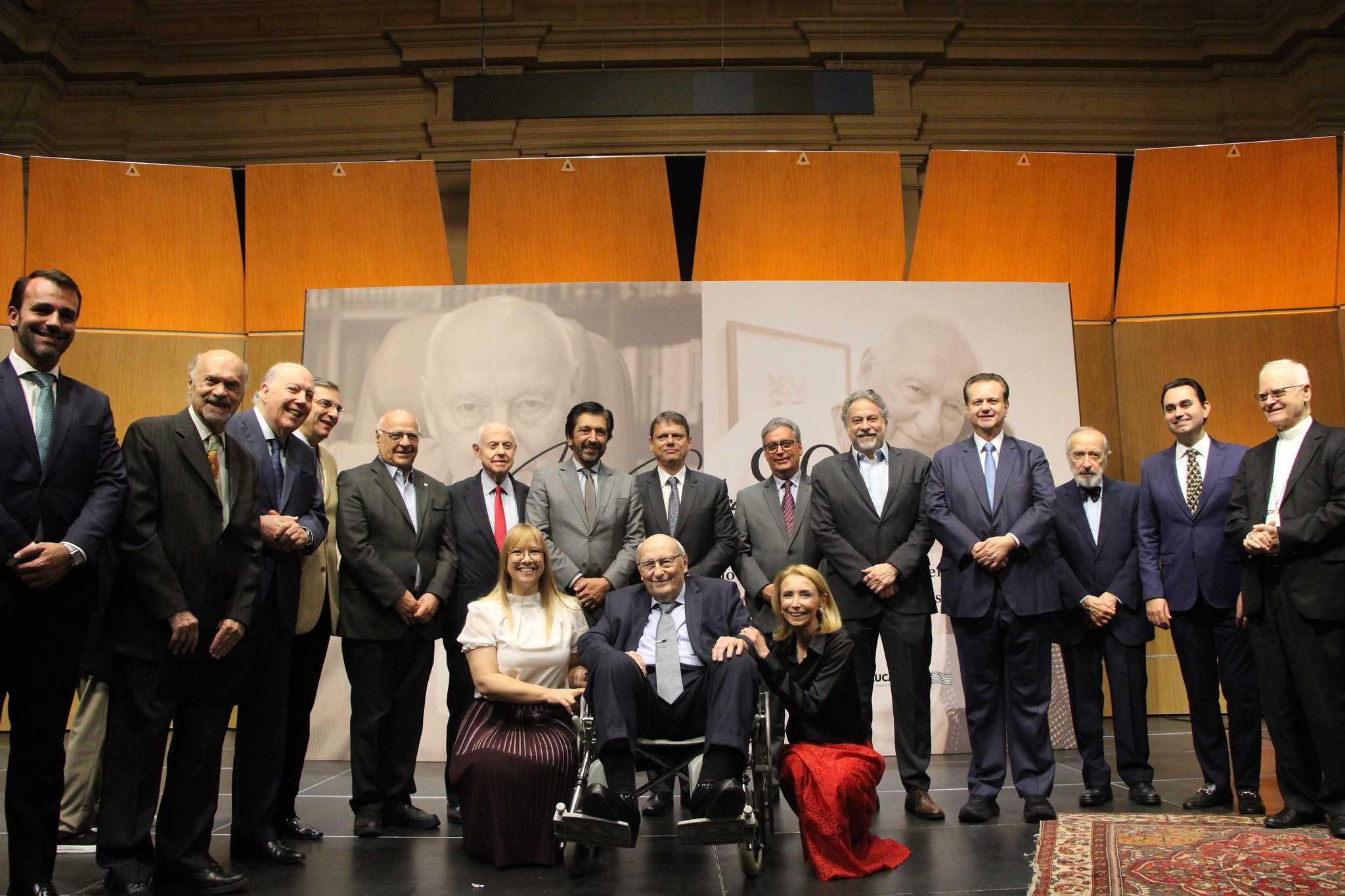 Personalidades da comunidade jurídica, da política e do empresariado celebraram o legado de Ives Gandra, nesta segunda-feira (10/11)
