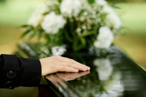 Família descobriu que homem não estava morto no seu suposto velório