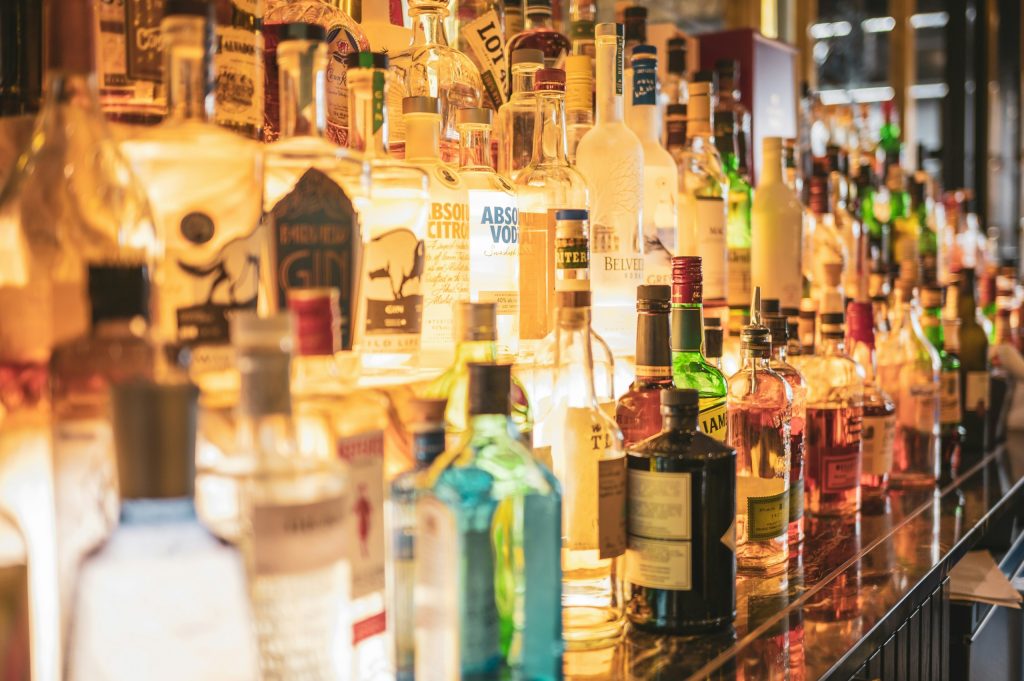 bebidas alcoólicas, garrafas de bebida