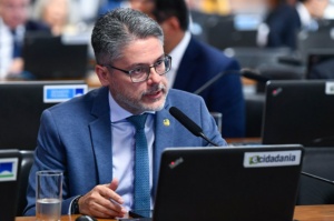 senador Alessandro Vieira (MDB-SE)