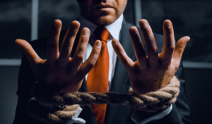 Ex-gerente afirma que sofreu assédio de subordinados e foi diagnosticado com transtorno de estresse pós-traumático