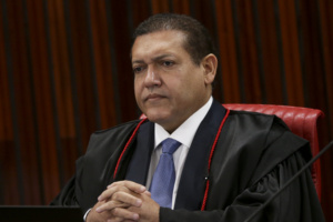 Venceu o voto do relator, Nunes Marques, pela manutenção de lei gaúcha que prevê uma fiscalização mais rígida para o "devedor contumaz" de ICMS