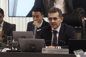 Relator conselheiro Antônio Edílio Magalhães Teixeira