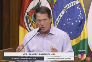 Fantinel em sessão ordinária da Câmara Municipal de Caxias (RS) em fevereiro de 2026