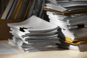 pilha de documentos processo físico folhas de papel