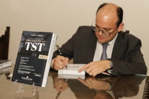 Ricardo Calcini em lançamento de livro sobre precedentes do TST