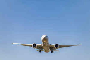 Companhia aérea e plataforma de venda de passagens respondem solidariamente