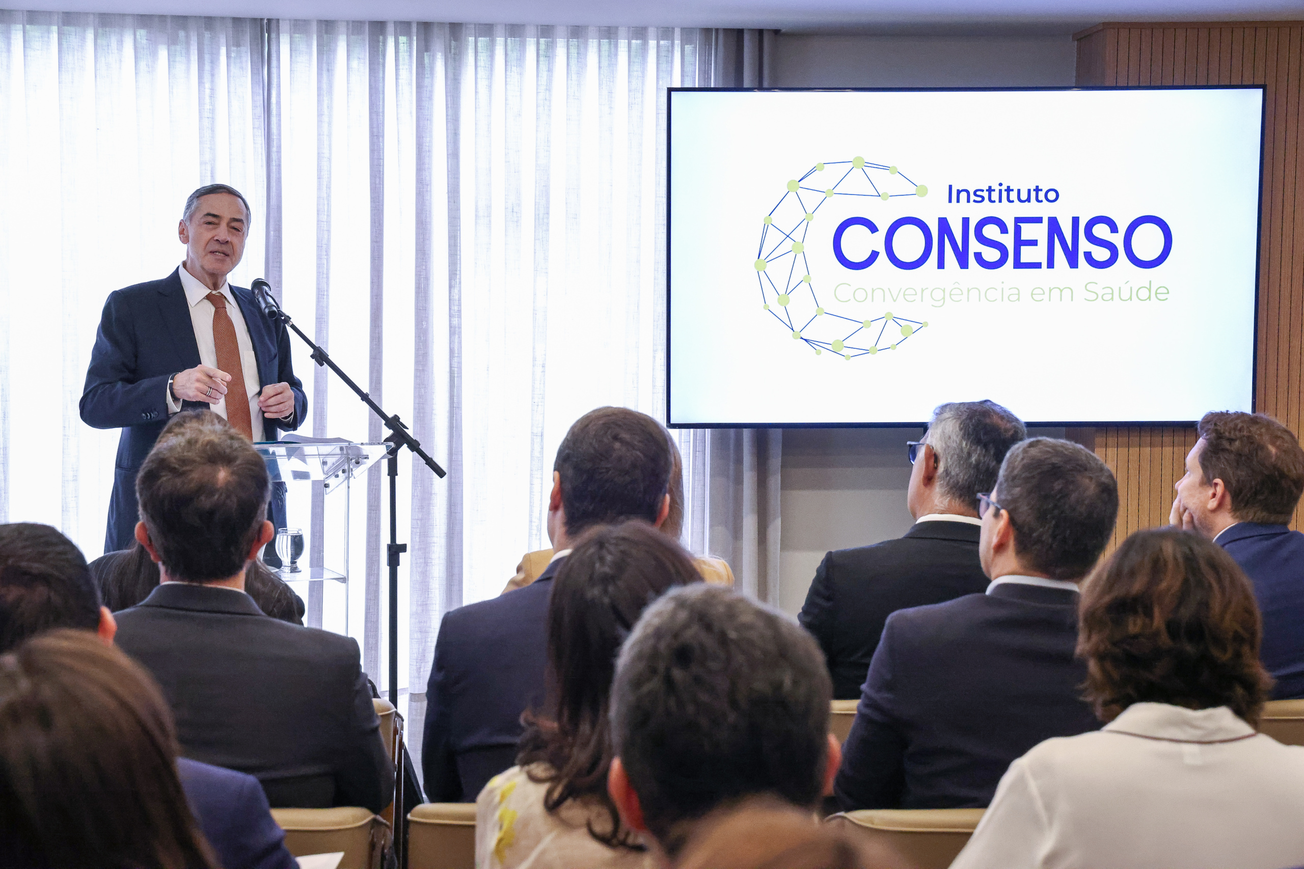 Luís Roberto Barroso em evento do Instituto Consenso sobre impacto de decisões do STF na saúde privada